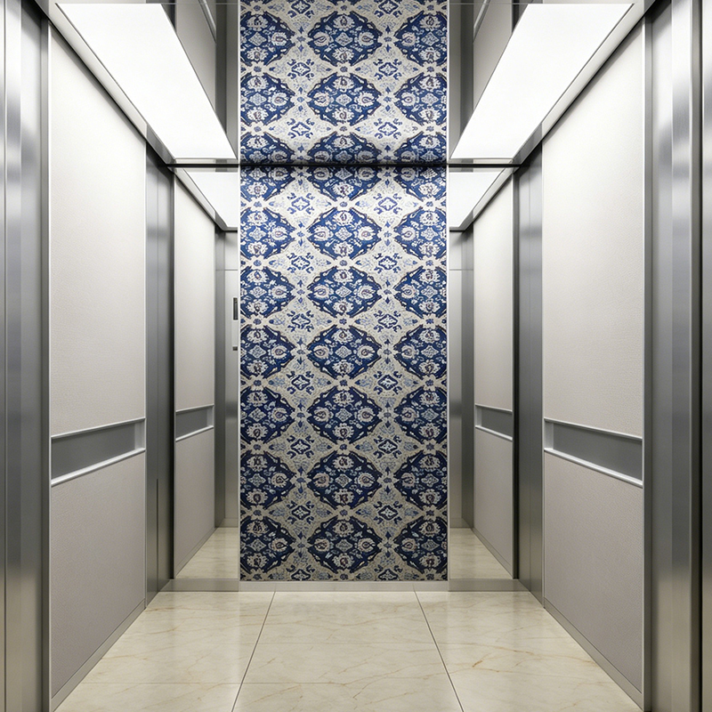 Passagierslift met artistiek patroonbehang