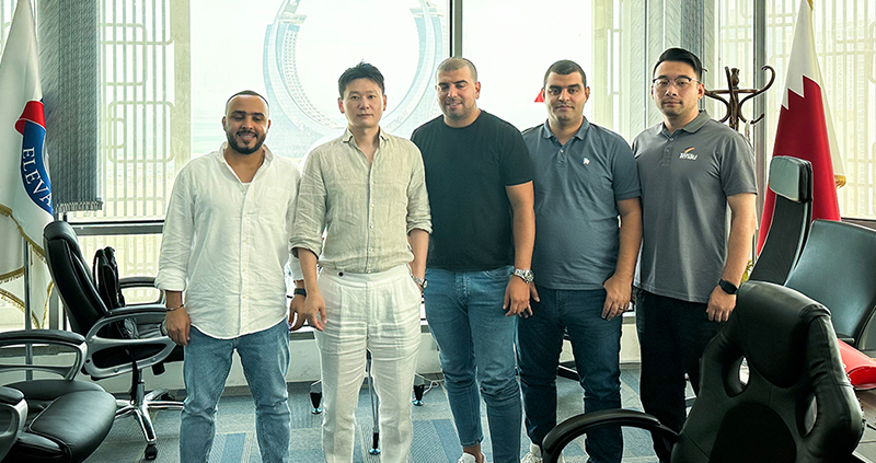 Onlangs hebben TENAU ELEVATOR Overseas Marketing Director Cong Sun, Middle East Market Regional Manager Gavin Yao en Electrical Technology After-sales Engineer Yangyang Li onze partners in meerdere landen en regio's in de Midden-Oostenmarkt bezocht