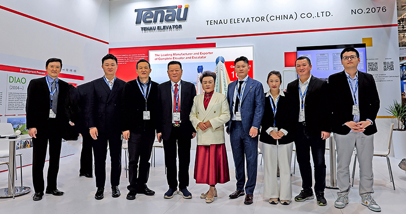 Hartelijke felicitaties aan TENAU ELEVATOR (CHINA) Co., Ltd. voorzitter Kunfa Bo, president Aizhu Yang, directeur overzeese marketing Congcong Sun en andere afdelingsvertegenwoordigers voor deelname aan Elevator International Expo in Augsburg, Duitsland